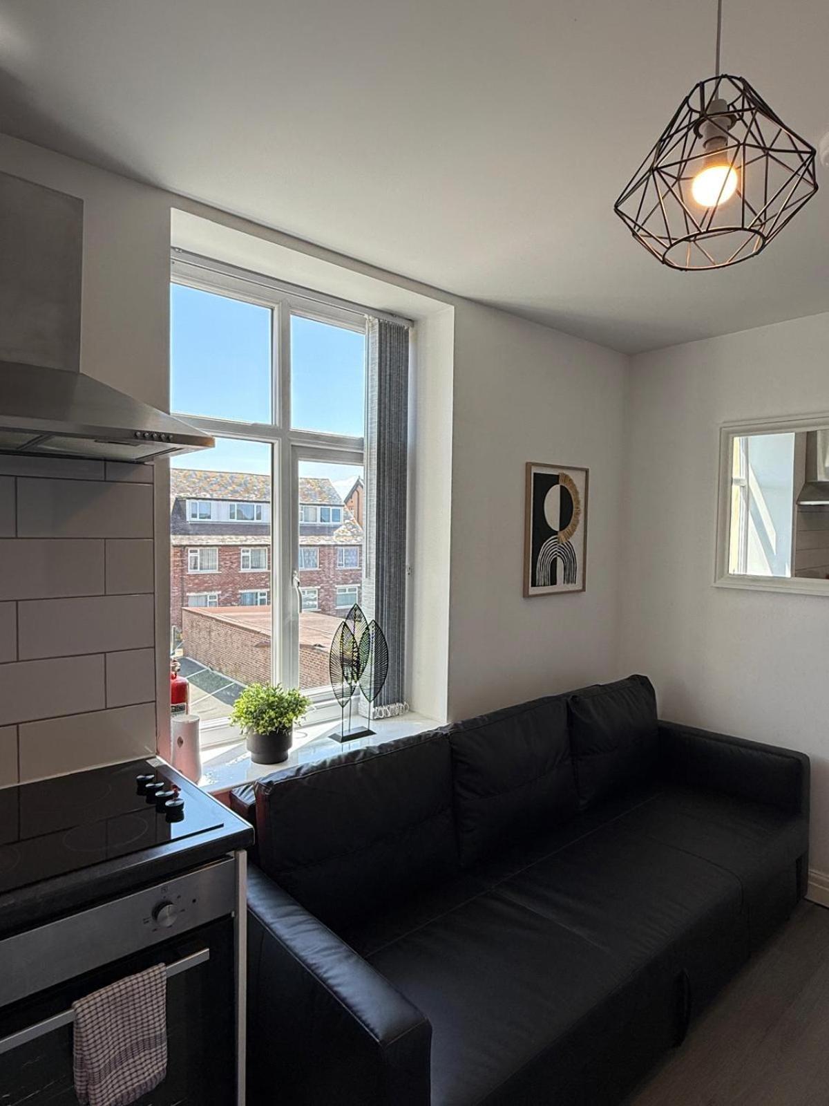 Granada Apartments Queen'S Promenade Blackpool Dış mekan fotoğraf